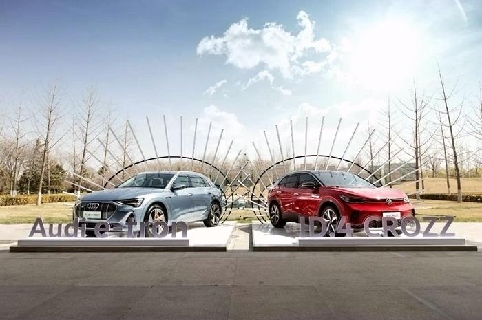 ID.4 CROZZ、Audi e-tron展車